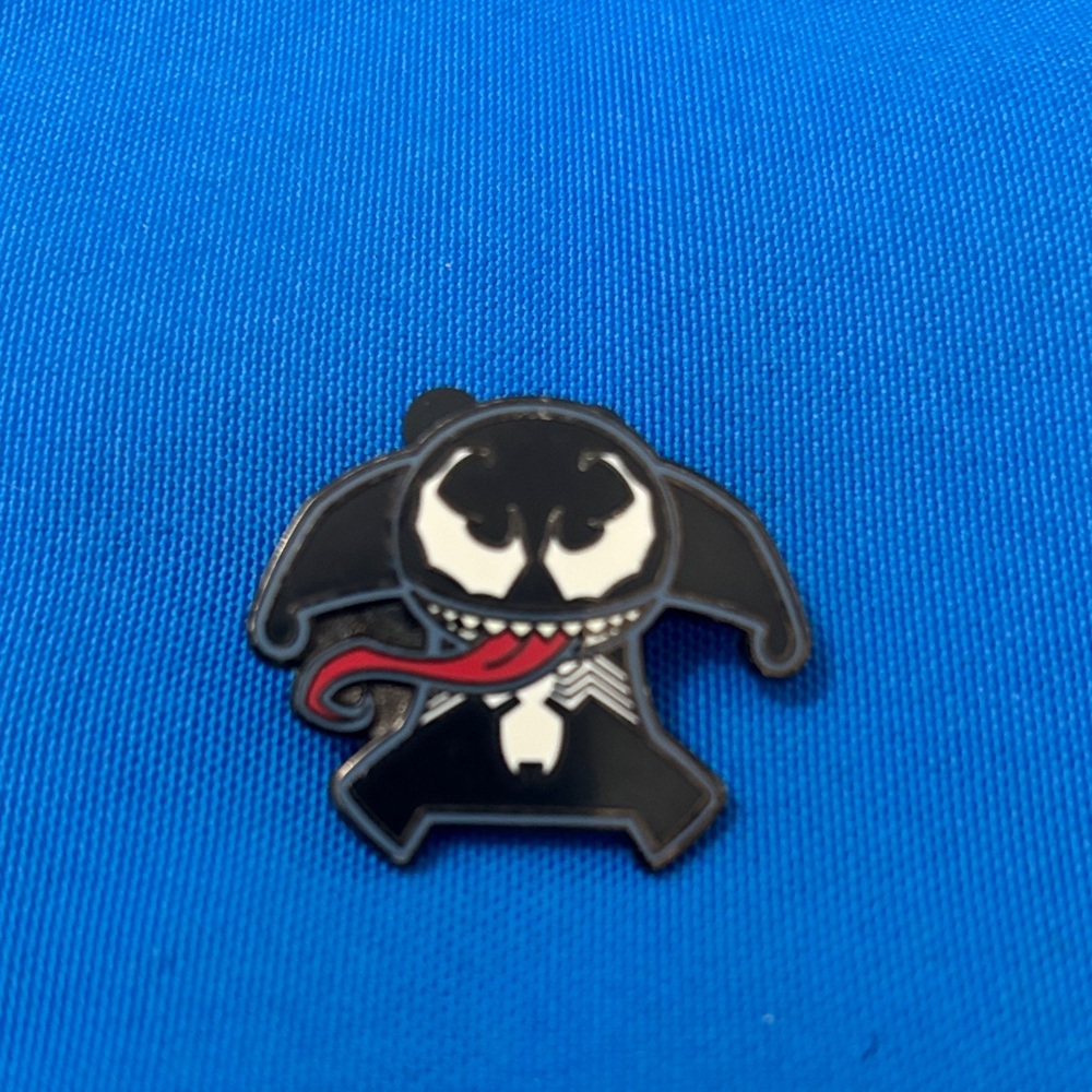 Disney Marvel Venom Pin Includes Pin Holder Colored Black Red White Silver NWOTS